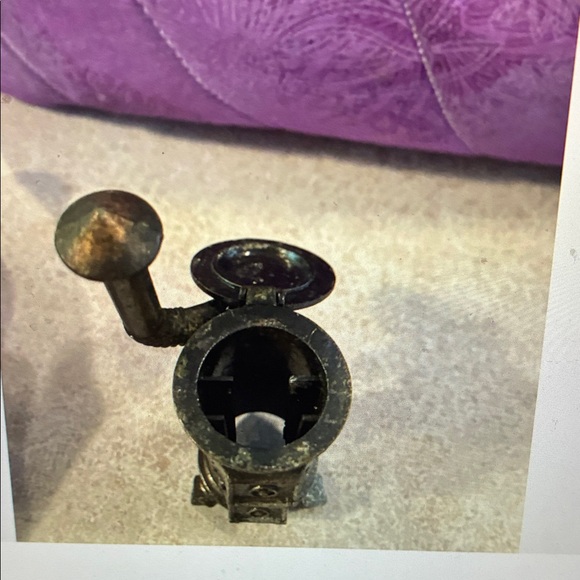 Vintage Die Cast Metal Miniature Wood Burning Stove Pencil Sharpener Top Opens - Picture 5 of 9